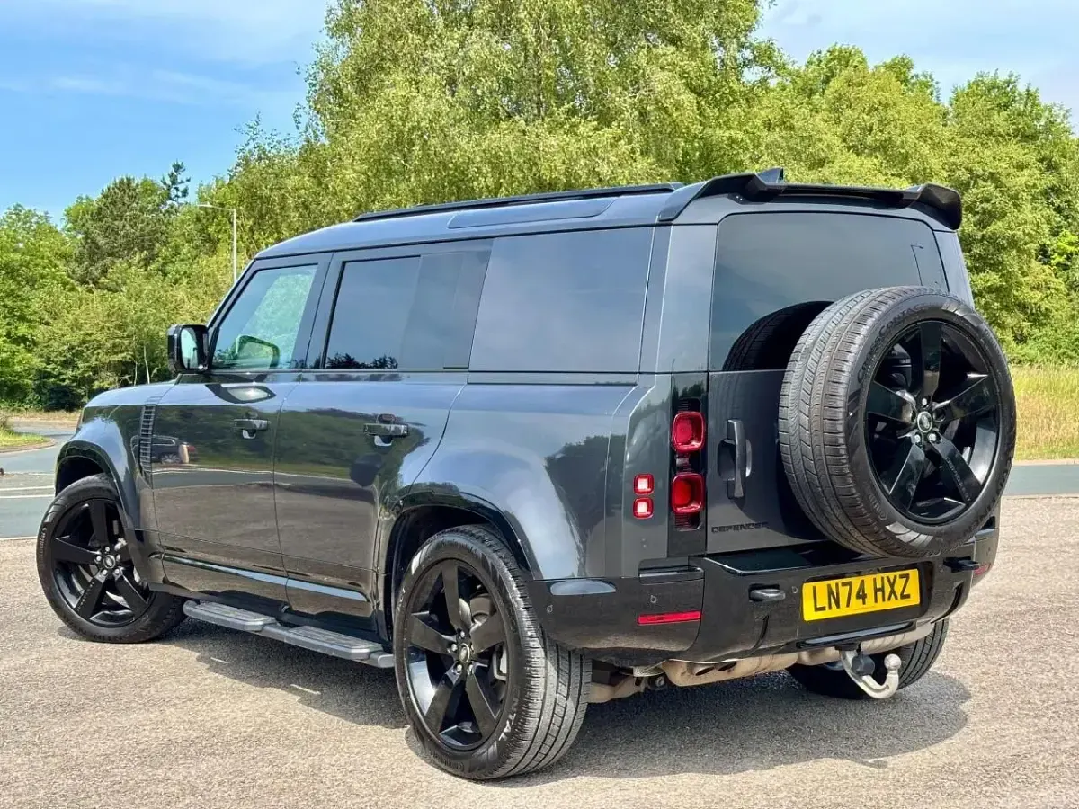 Used Land Rover Defender HSE Dynamic 345 HP (253 kW) 2024 Grey SUV