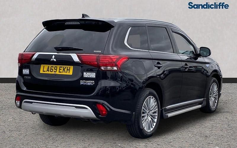 Used Mitsubishi Outlander P-HEV 177 HP (130 kW) 2018 Black Estate