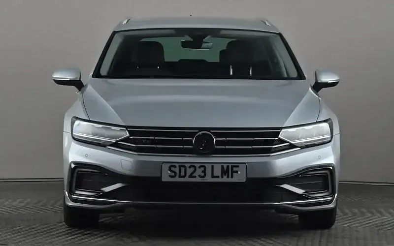 Used VW Passat GTE 218 HP (160 kW) 2023 Silver Estate