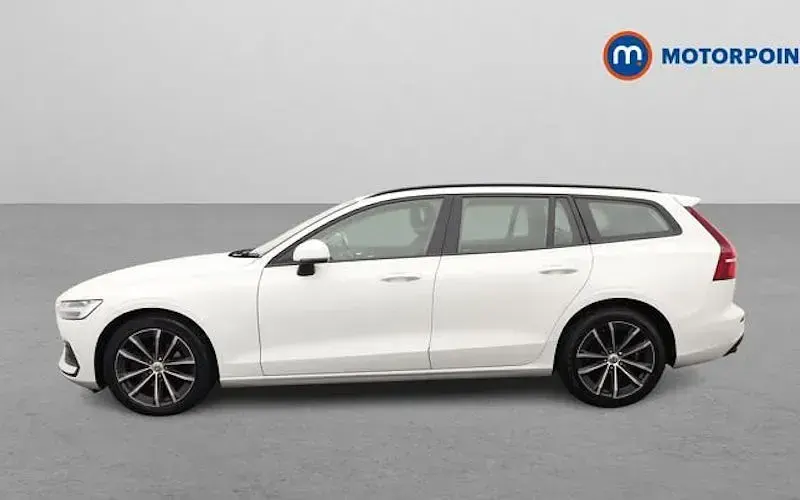 Used Volvo V60 Momentum 163 HP (119 kW) 2021 White Estate