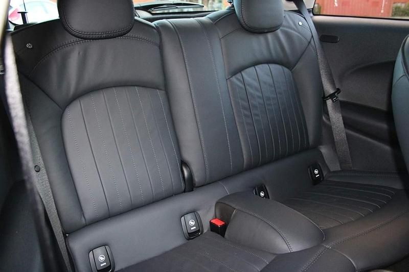 Usado Mini Cooper S Exclusive 189 HP (139 kW) 2019 Preto Citadino