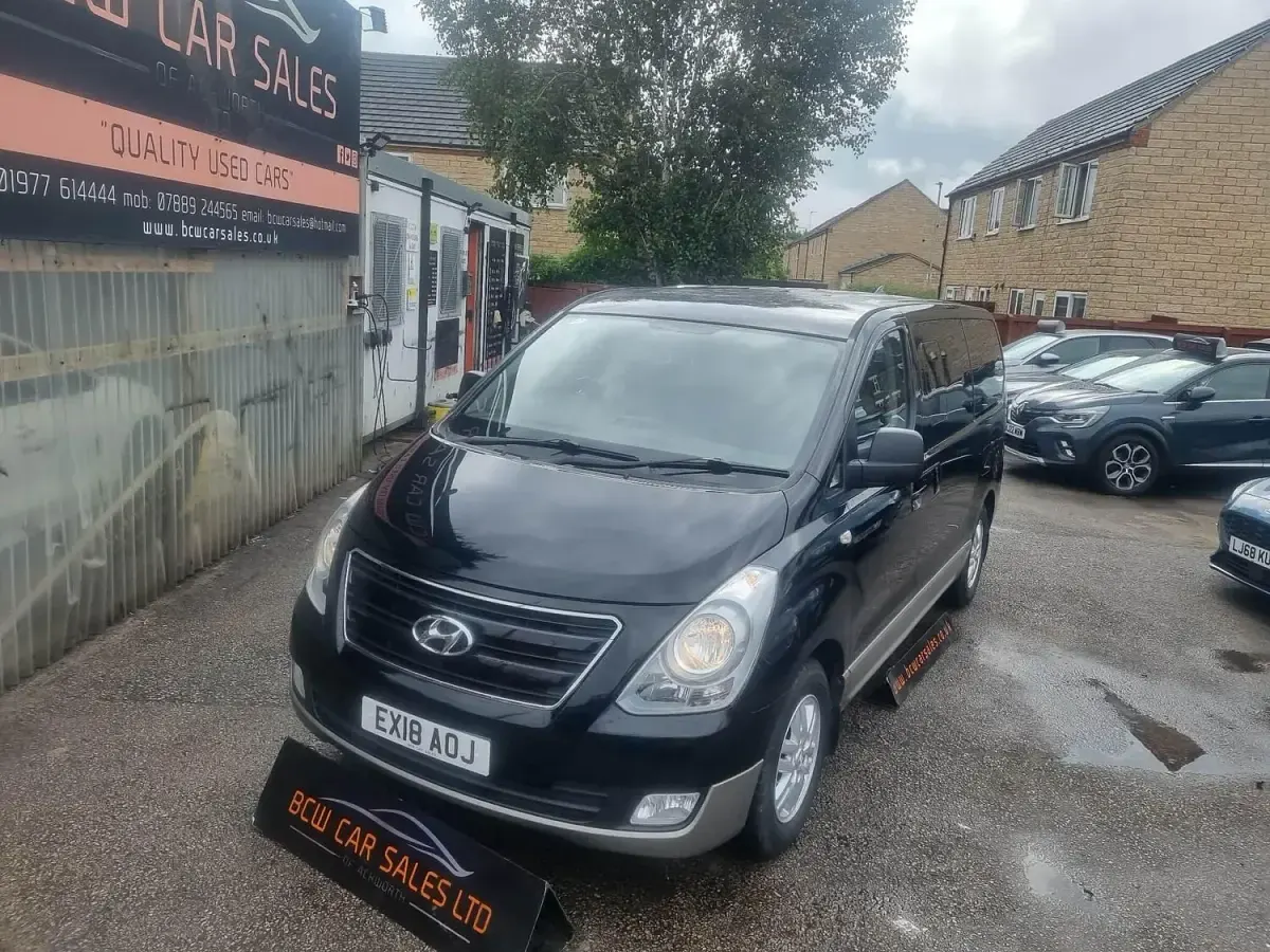 Used Hyundai I800 SE 134 HP (98 kW) 2018 Black MPV
