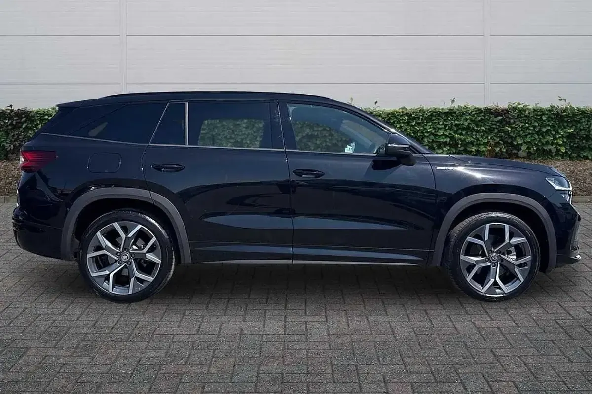 Used Skoda Kodiaq SportLine 150 HP (110 kW) 2024 Black magic pearl effect SUV