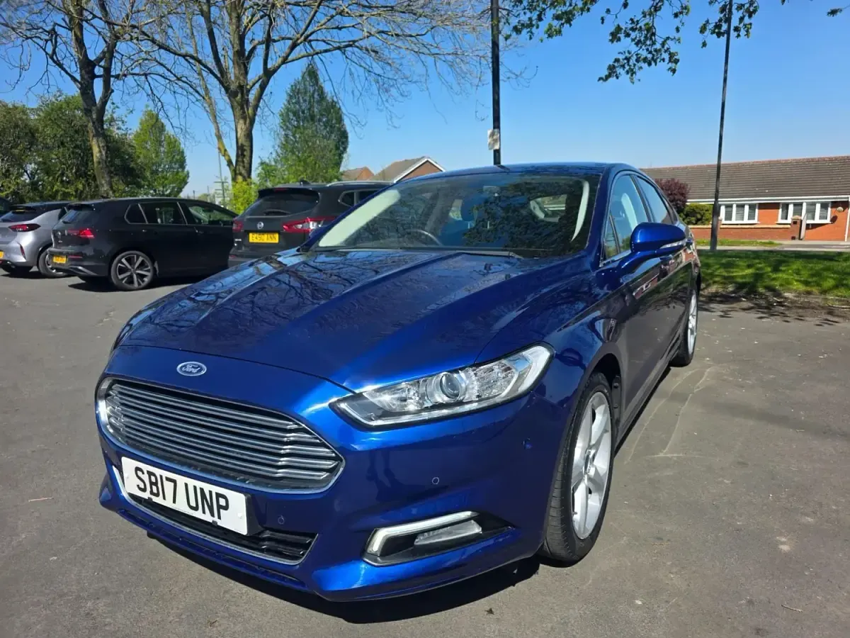 Begagnad Ford Mondeo Titanium 2017 Blå Halvkombi