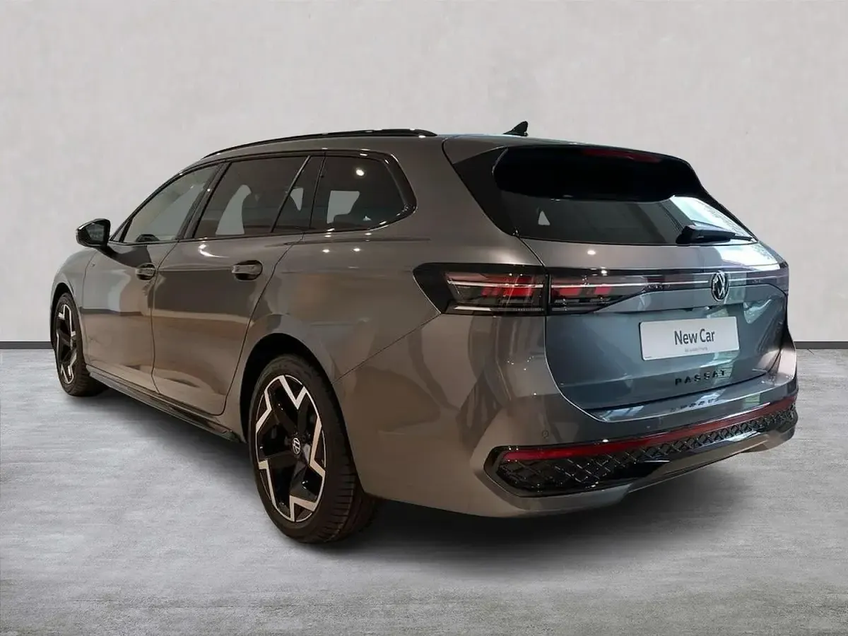 New VW Passat R-line 150 HP (110 kW) 2026 Grey Estate