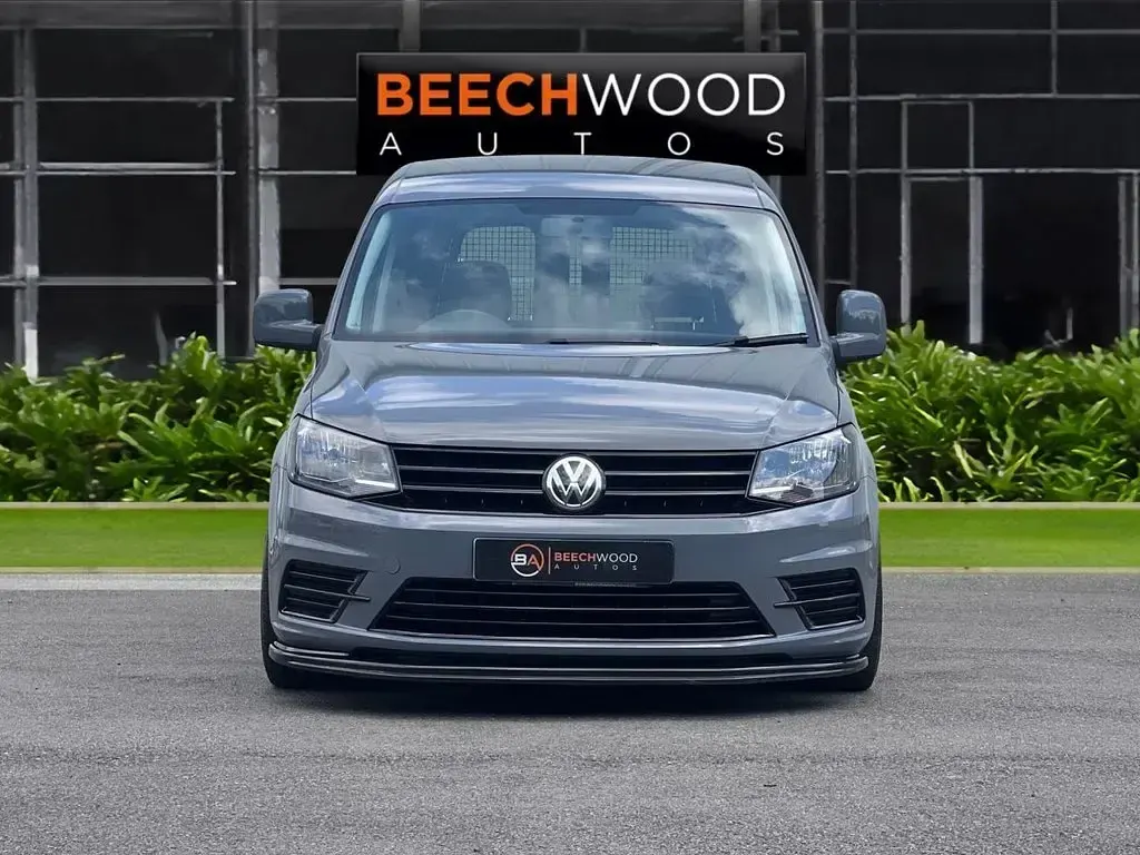Used VW Caddy Trendline 122 HP (89 kW) 2018 Grey MPV