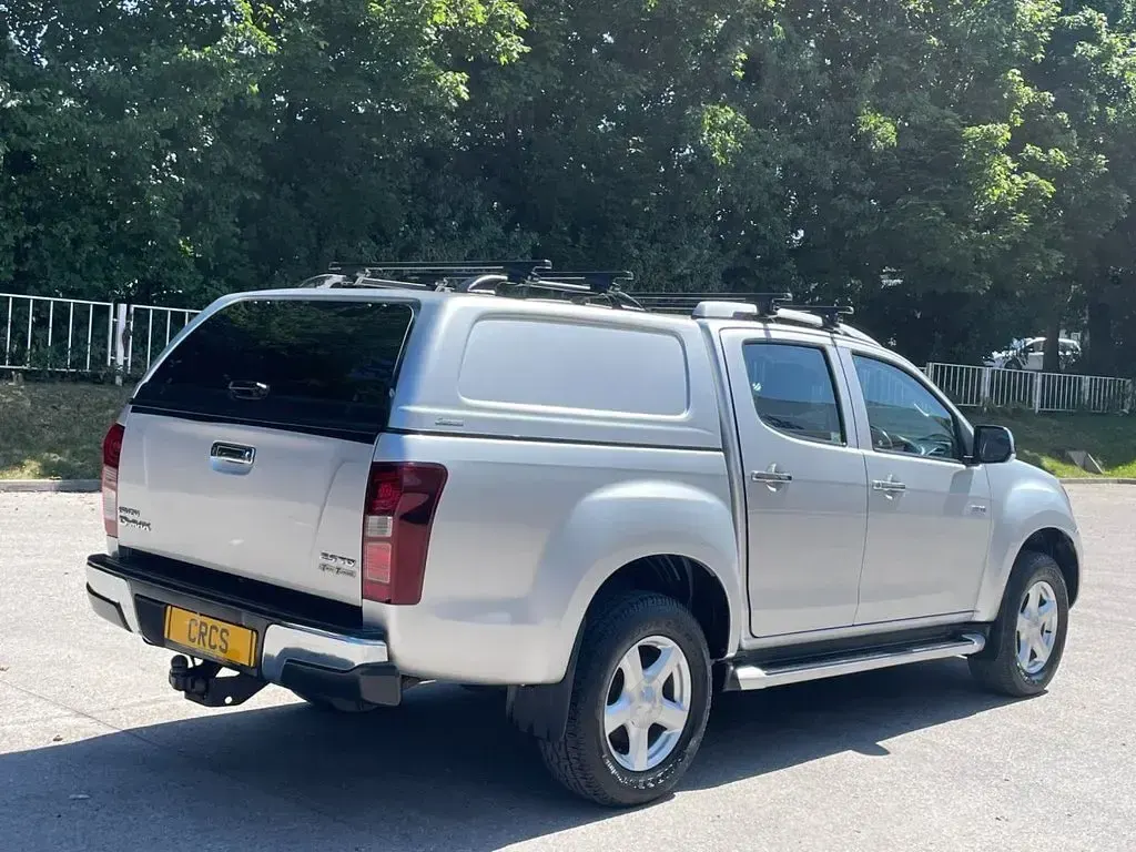 Used Isuzu D-Max 161 HP (118 kW) 2016 Silver Pickup