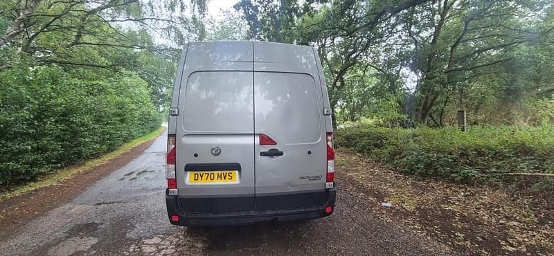 Second-hand Vauxhall Movano 135 CP (99 kW) 2020 Argintiu Monovolum