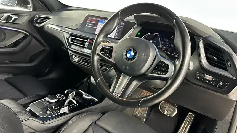 Used BMW 118 M Sport 136 HP (100 kW) 2023 Red Hatchback