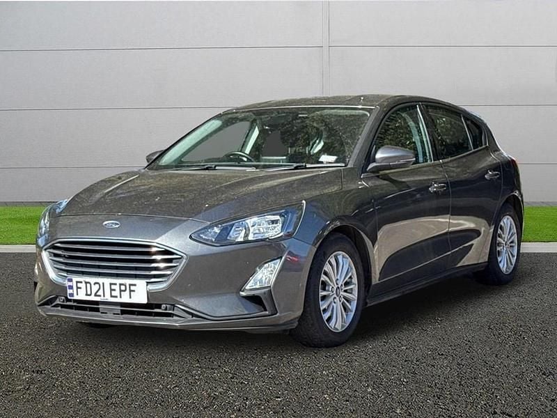 Usado Ford Focus Titanium 120 HP (88 kW) 2021 Cinzento Citadino