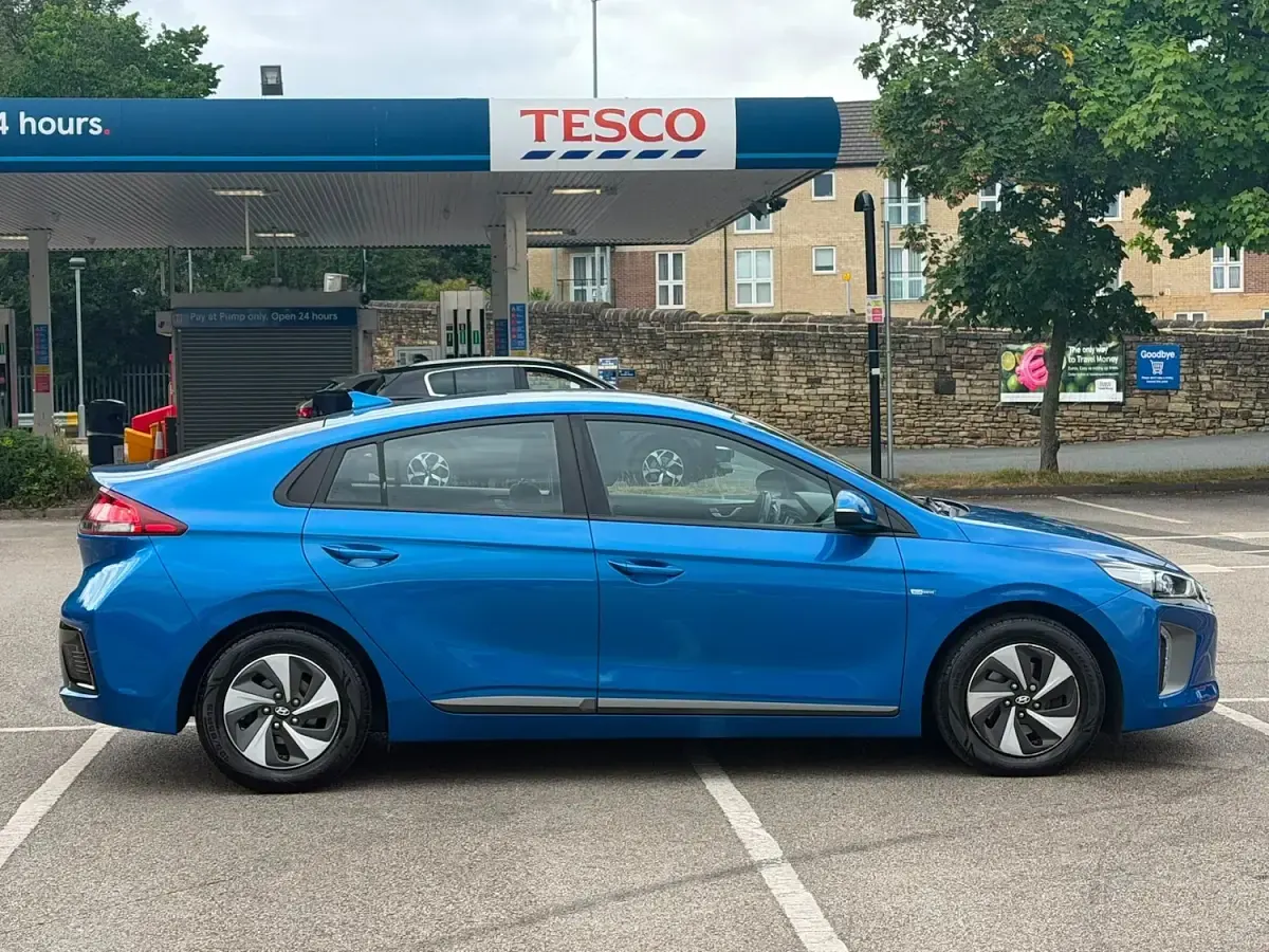 Used Hyundai Ioniq SE 141 HP (103 kW) 2018 Blue Hatchback