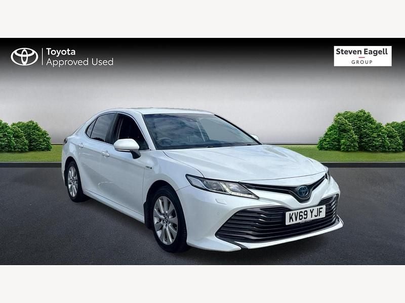 White Used 2019 Toyota Camry Design Sedan | £13,995 (Fair price) - Image 1/3