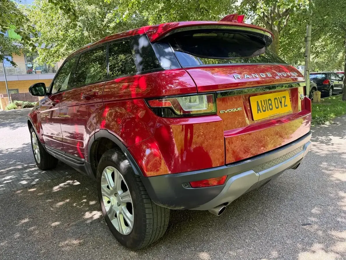 Used Land Rover Range Rover evoque SE 2018 Red Estate