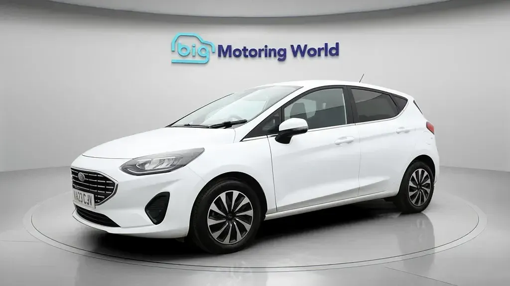 Second-hand Ford Fiesta Titanium 125 CP (91 kW) 2023 Alb Hatchback