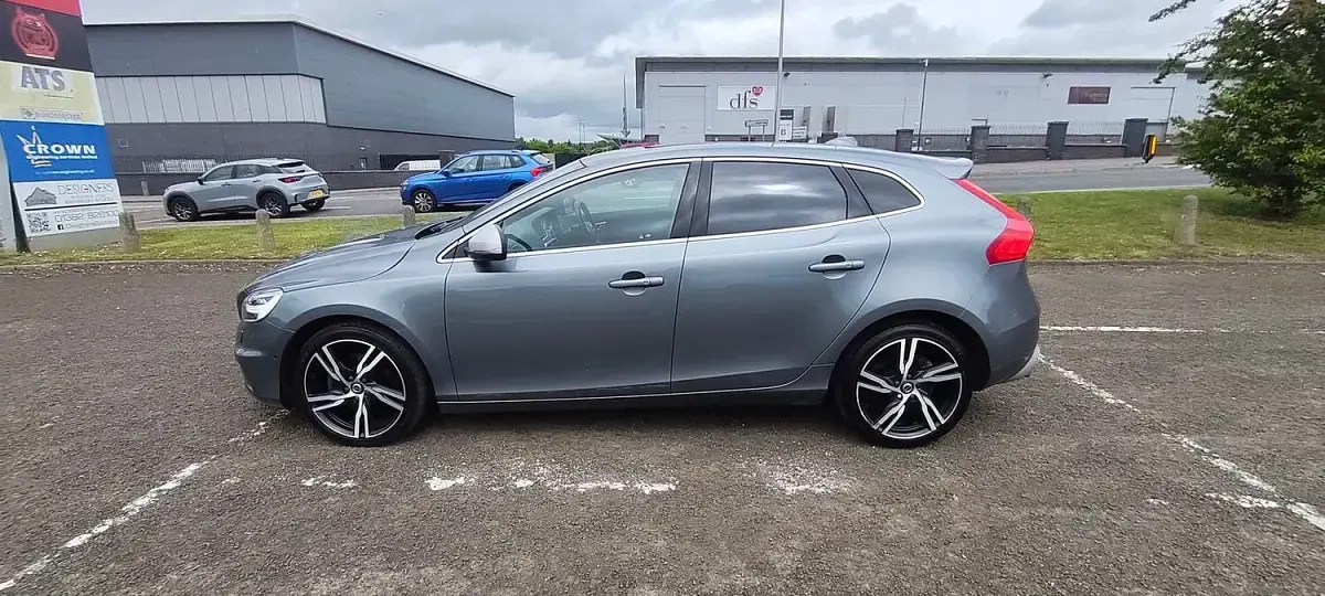 Used Volvo V40 R-Design 152 HP (111 kW) 2019 Grey Hatchback