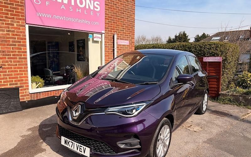 Used Renault Zoe Iconic 100 kW (136 HP) 2021 Mauve/purple Hatchback