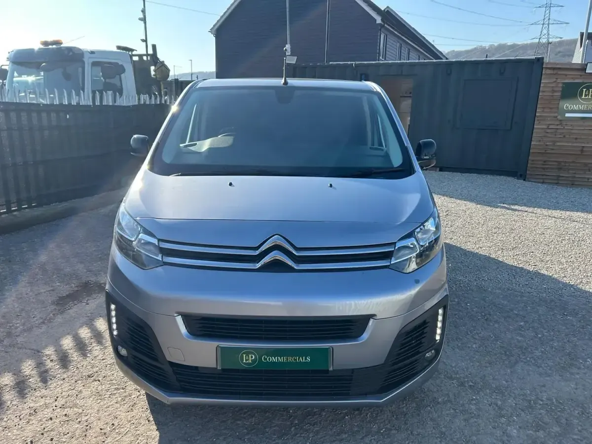 Używany Citroën Dispatch 2023 Szary Minivan