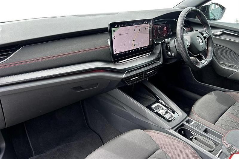 Used Skoda Octavia vRS 265 HP (194 kW) 2024 Grey Estate