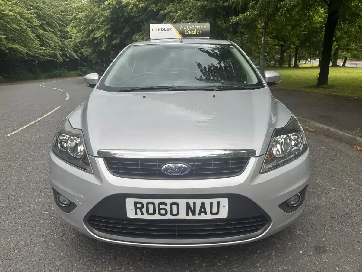 Used Ford Focus Zetec 99 HP (72 kW) 2010 Silver Hatchback