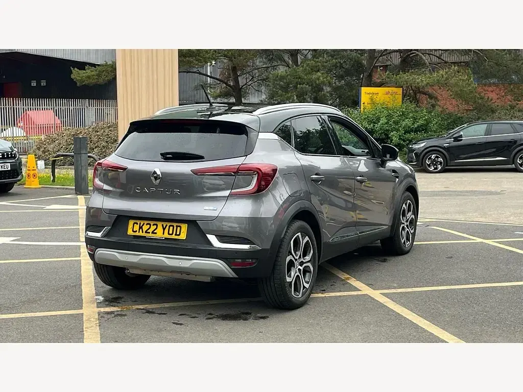 Used Renault Captur Version S 160 HP (117 kW) 2022 Grey/black  SUV