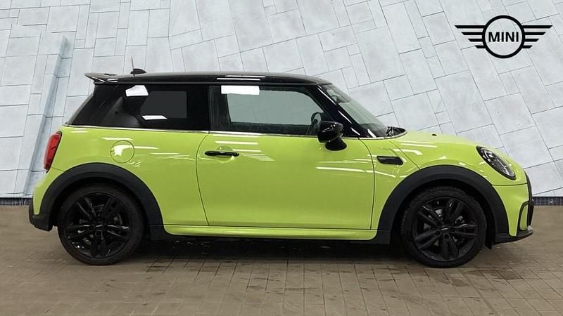 Usado Mini Cooper Hatch 134 CV (98 kW) 2023 Amarillo Utilitario