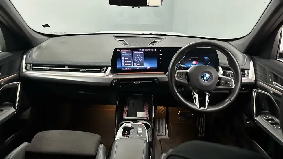 Begagnad BMW iX1 M Sport 227 kW (309 HK) 2023 Vit SUV