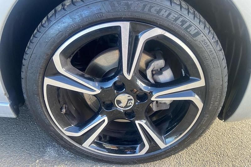 Used Vauxhall Corsa S 100 HP (73 kW) 2023 Crystal silver Hatchback