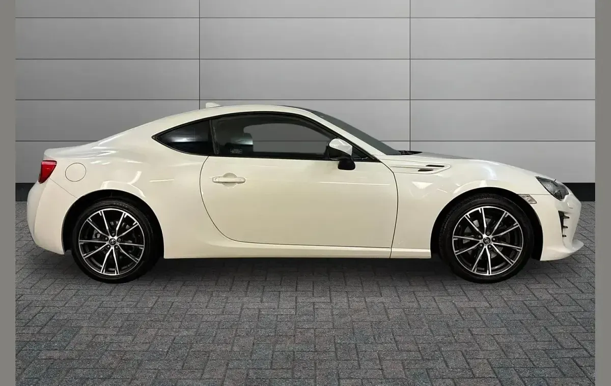 Used Toyota GT86 GT 200 HP (147 kW) 2018 White Coupe