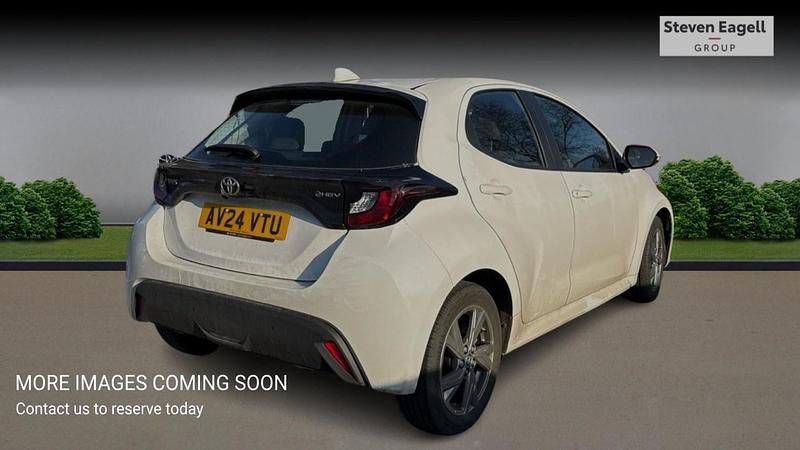 Used Toyota Yaris Hybrid 2024 White Hatchback