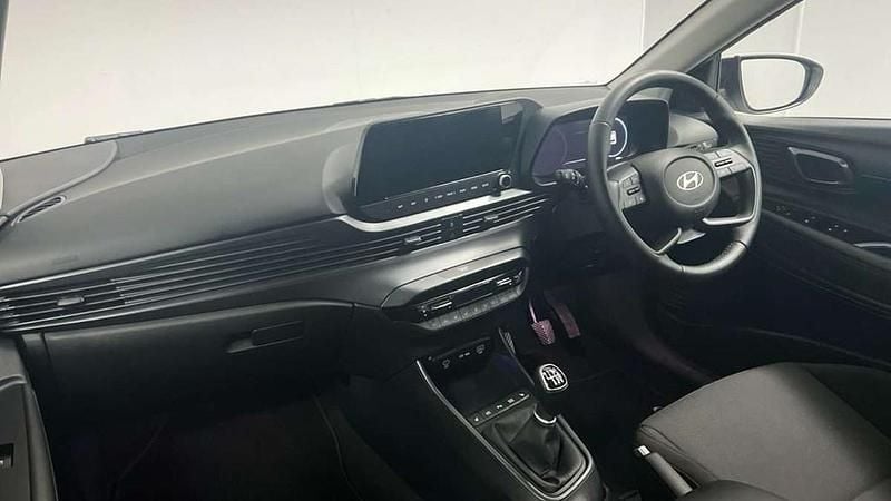 Used Hyundai i20 Premium 101 HP (74 kW) 2025 White Hatchback