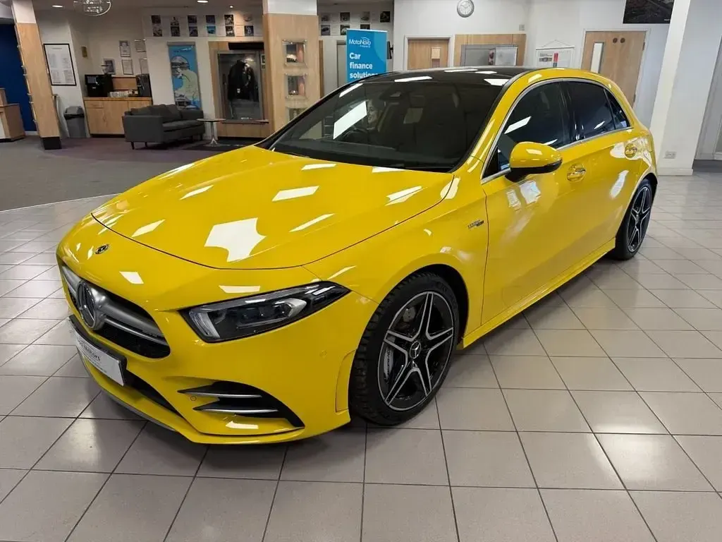 Begagnad Mercedes A35 AMG Premium Plus 2020 Gul Halvkombi