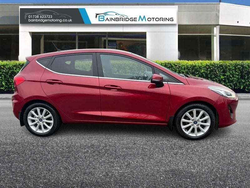 Used Ford Fiesta Titanium 100 HP (73 kW) 2019 Red Hatchback