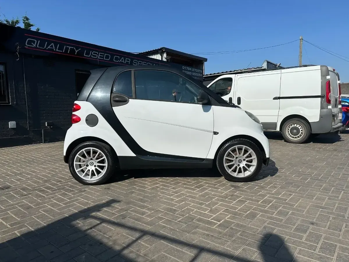 Used Smart ForTwo Coupé Pure 54 HP (39 kW) 2009 Black Coupe