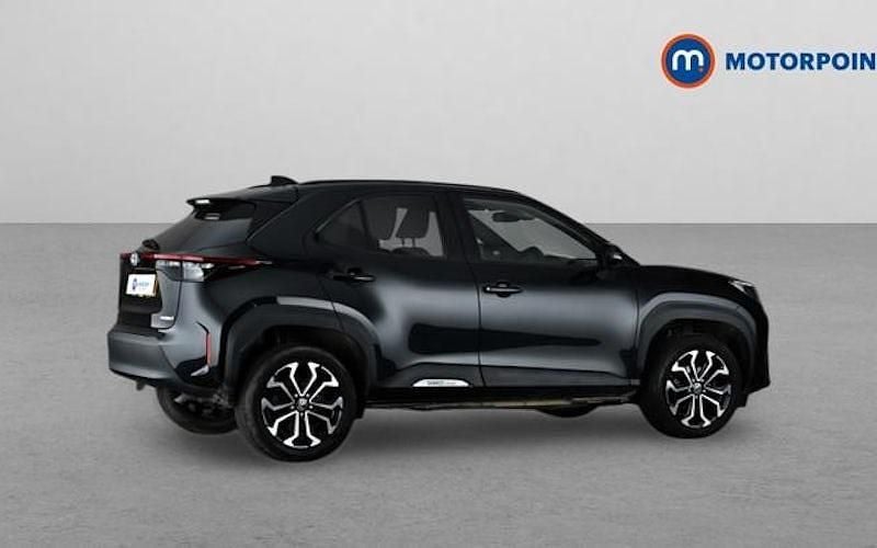 Used Toyota Yaris Hybrid Design 116 HP (85 kW) 2026 Estate