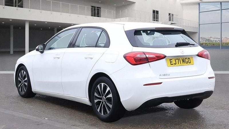 Used Mercedes A180 SE 116 HP (85 kW) 2021 White Hatchback