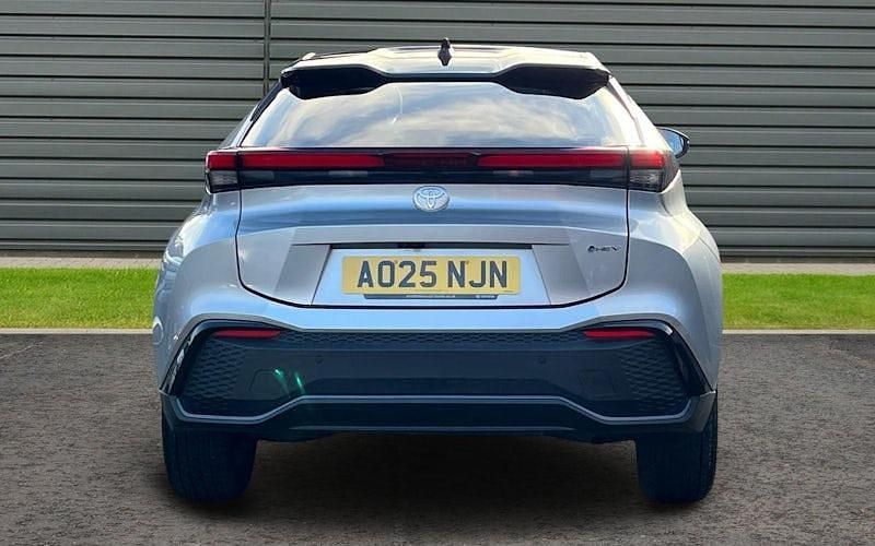 Used Toyota C-HR 140 HP (102 kW) 2025 Silver SUV