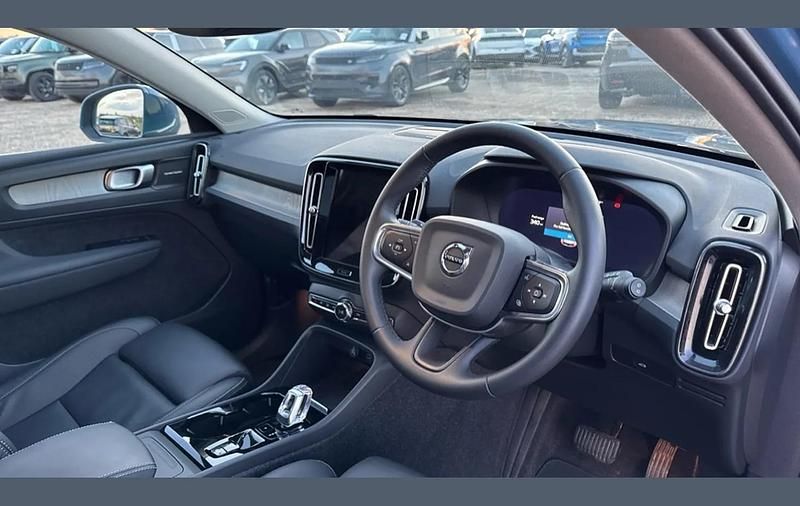 Used Volvo XC40 Ultra 161 HP (118 kW) 2025 Blue SUV