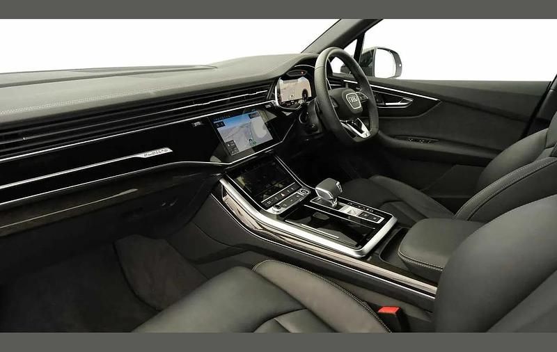 Used Audi Q7 Black Edition 282 HP (207 kW) 2025 Silver SUV