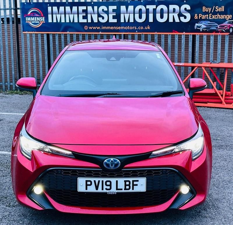 Used Toyota Corolla Design 122 HP (89 kW) 2019 Red Hatchback