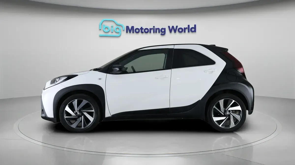 Used Toyota Aygo X 71 HP (52 kW) 2023 White SUV