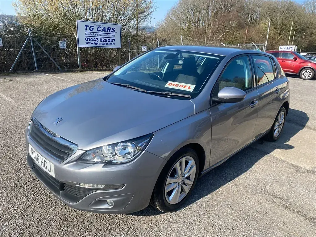 Used Peugeot 308 Active 100 HP (73 kW) 2016 Grey Hatchback