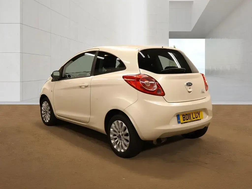 Used Ford Ka Zetec 69 HP (50 kW) 2011 White Hatchback