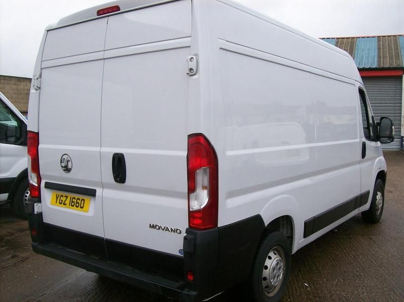 Used Vauxhall Movano 140 HP (102 kW) 2022 White MPV