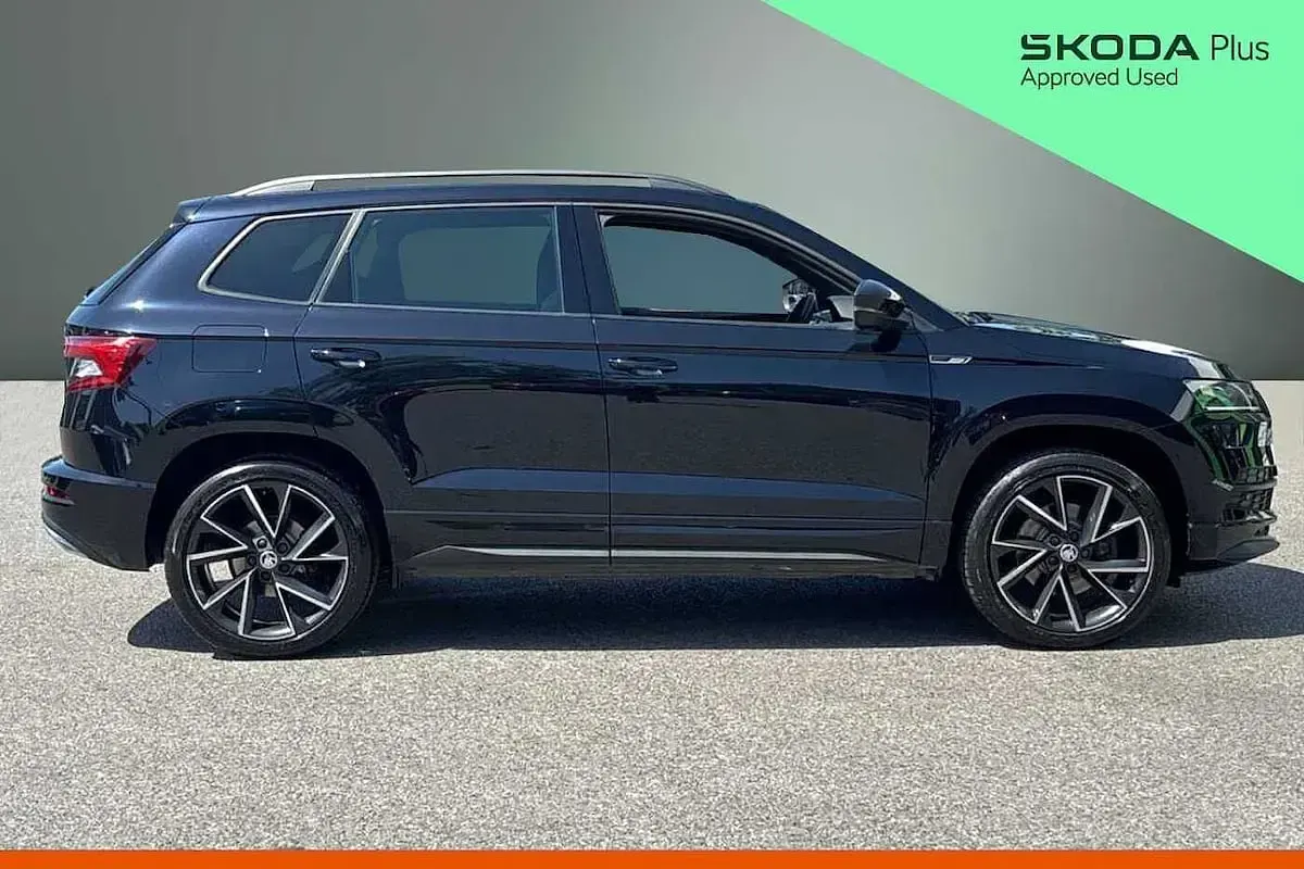 Used Skoda Karoq SportLine 140 HP (102 kW) 2019 Crystal black metallic SUV