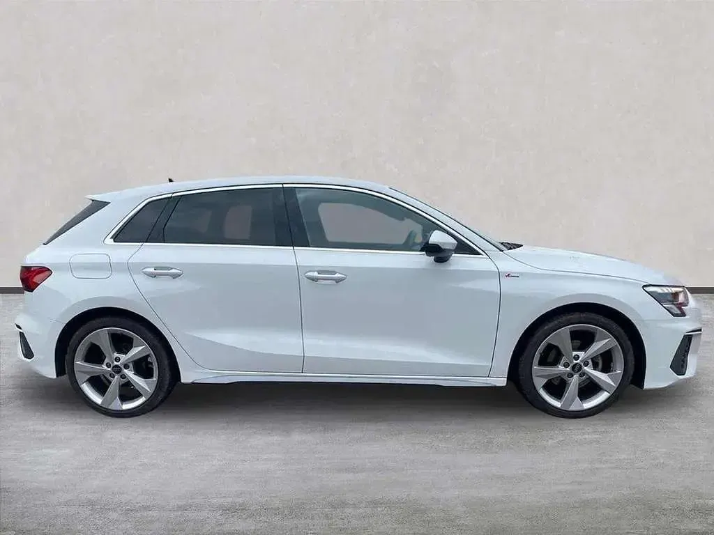 Used Audi A3 S-Line 108 HP (79 kW) 2024 White Hatchback