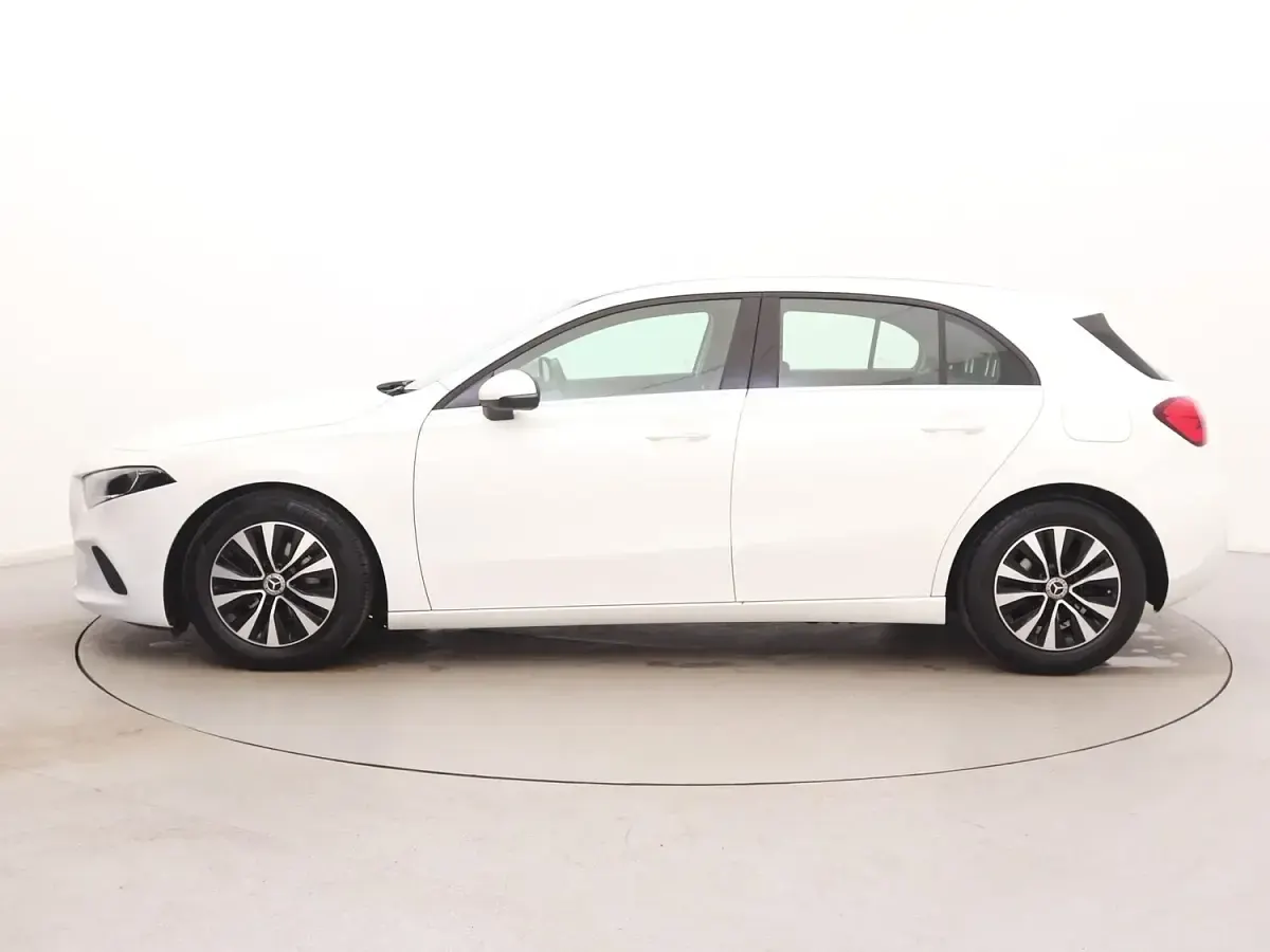 Used Mercedes A180 SE 116 HP (85 kW) 2020 White Hatchback