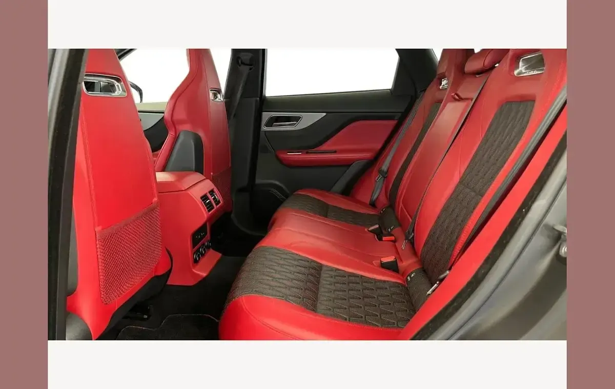 Used Jaguar F-Pace SVR 550 HP (404 kW) 2019 Grey SUV