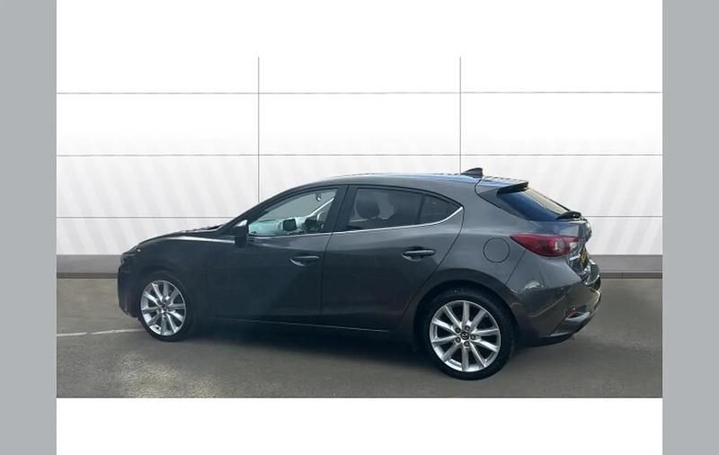 Usado Mazda 3 Inclusive 117 CV (86 kW) 2017 Gris Utilitario