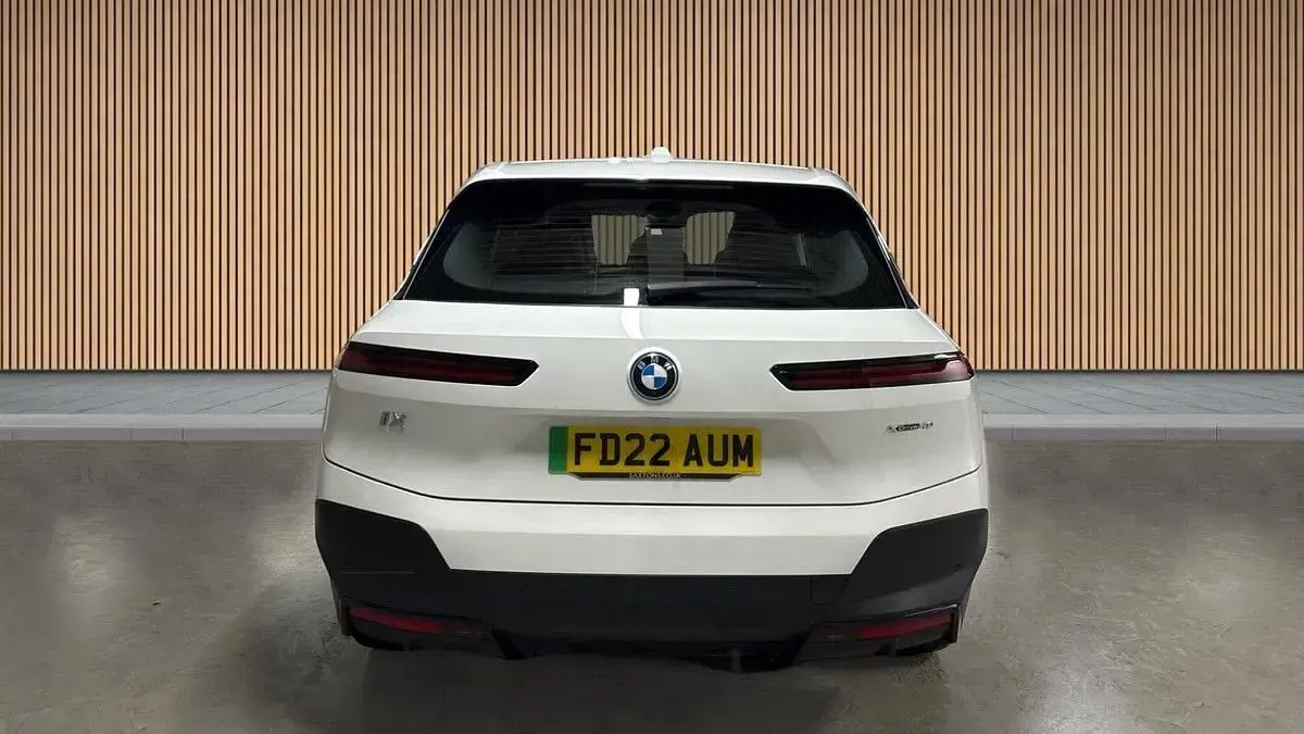 Used BMW iX Sport Line 239 kW (326 HP) 2022 White SUV
