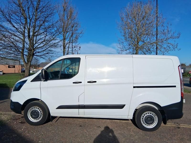 Used Ford Transit Custom 105 HP (77 kW) 2018 White Van